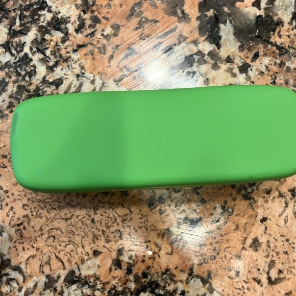 Ray-Ban Kid’s Green Glasses Case with Cloth Preloved - Picture 5 of 5